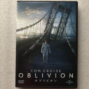 【 中古 DVD + CD 限定 2枚組 】オブリビオン トムクルーズ モーガンフリーマン オルガキュリレンコ セル版 他多数出品中