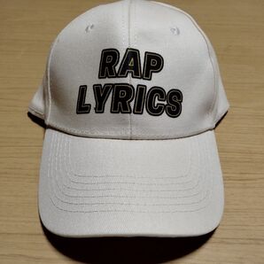 RAP LYRICS キャップ ベージュ フリーサイズ ベルト調整 ラップリリックス 未使用品