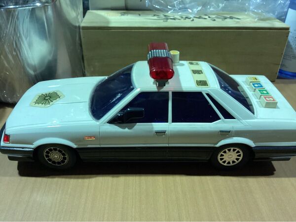 バーライト スカイライン パトカー おもちゃ 専用箱無し