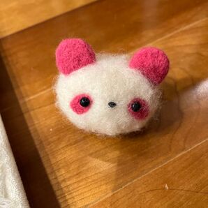羊毛フェルトピンクパンダ