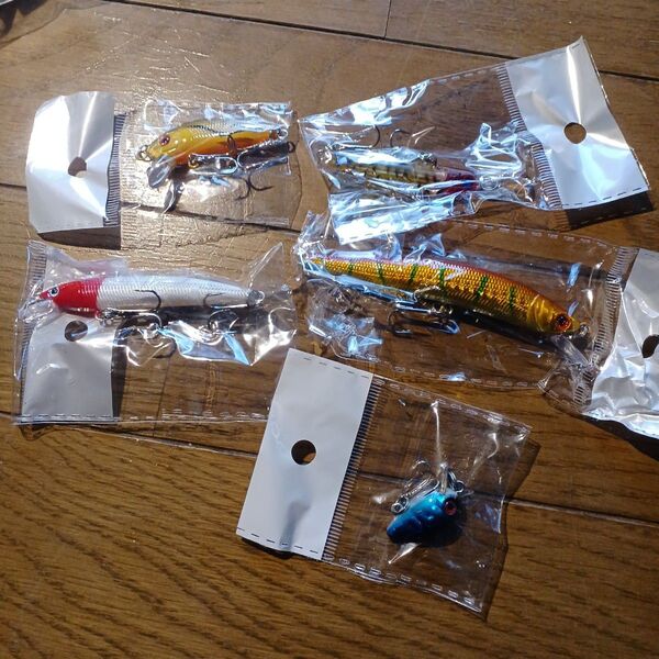 6.魚の形のおもちゃハードルアー未開封品5個セット 全てラトル入り 幅広い魚種に対応
