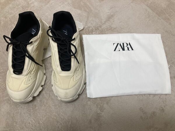 ZARA ホワイト スニーカー 収納袋付き
