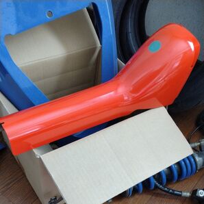 カブマイウェイレッグシールドオレンジ2液塗装キーボックス付き新品社外鍵2個付き