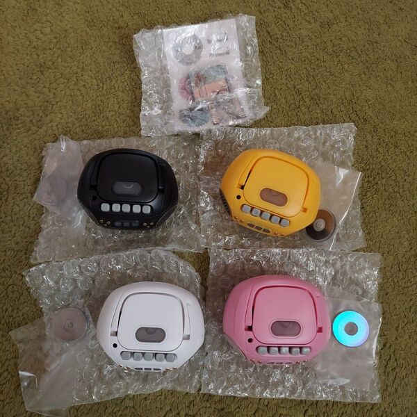 本当に録音再生レトロminiCDプレーヤーマスコットガチャ ガチャガチャ フルコンプ 付属メディアセット ピンク イエロー 新品