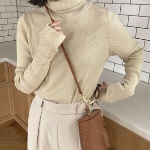 CAPRICIEUX LEMAGE カプリシューレマージュ ラメ入りタートルネックニット ベージュ