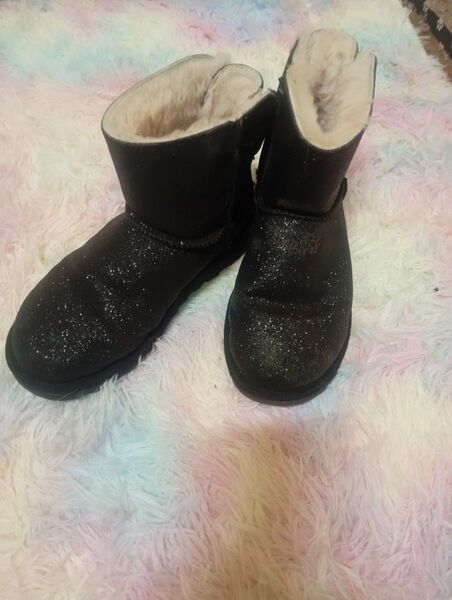 UGG ラメリボンムートンブーツ