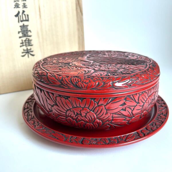 【美品】堆朱 菓子椀 鉢 朱塗り 彫漆 漆器 牡丹 重箱 丸型 お盆 トレー