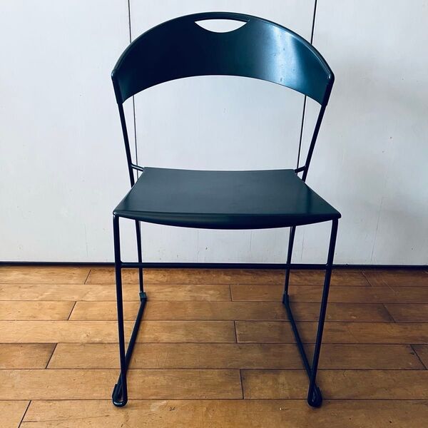 【稀少品】カッシーナインターデコール 黒 スタッキングチェア 80年代 椅子