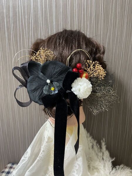 シック 黒&赤&白&金 ブラック胡蝶蘭髪飾り 和装 前撮り結婚式成人式卒業式