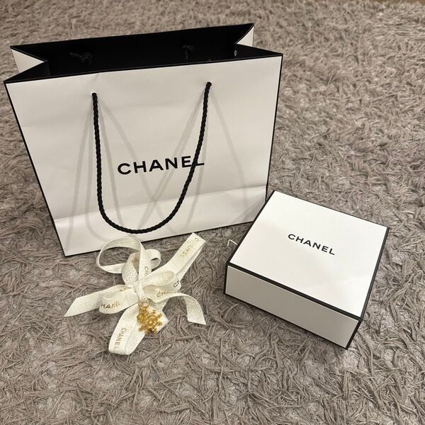 CHANEL 雪の結晶チャーム ギフトボックス ショッパー リボン セット