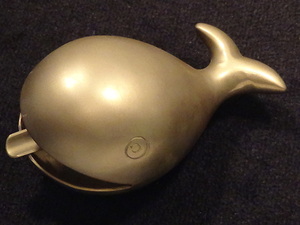 金属製 重い 丸みのある クジラ アンティーク ビンテージ レトロ 可愛い 雑貨 金属製 洋風 置物 小物入れ 灰皿 アシュトレイ
