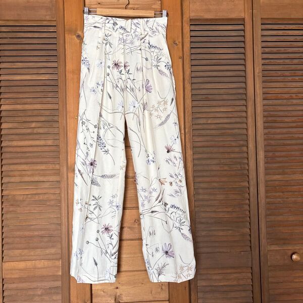 H&M タックワイドパンツ 花柄