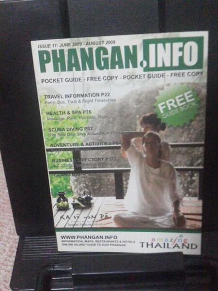 【送料込み】レア『THAILAND　INFO／タイ　ガイド本』全て英語/現地のフリーペーパーガイド/2009年版