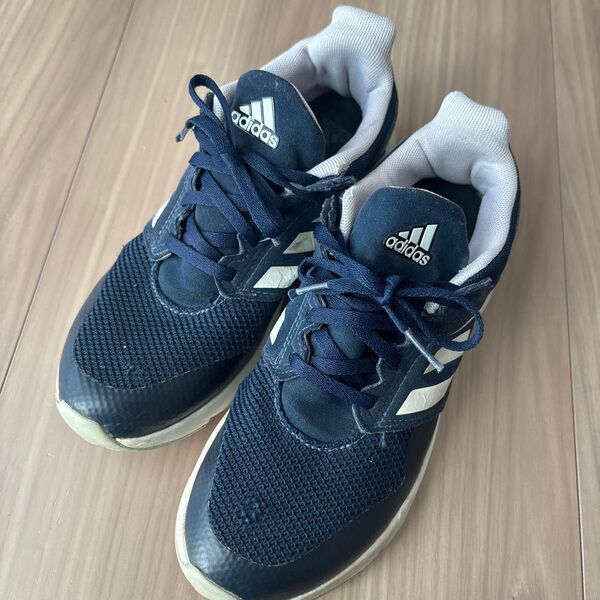 adidas スニーカー 24.0