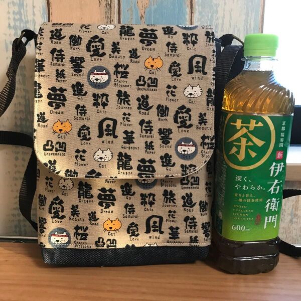 368 ベージュ 猫 漢字 和風 和柄 帆布 ハンドメイド スマホポーチ