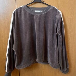 niko and... ショート丈 トップス ベロア 長袖 S チャコールブラウン 着画あり