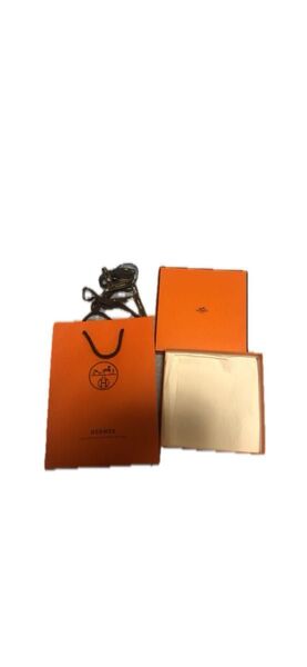 HERMES エルメス 紙袋+空箱リボン付きです。