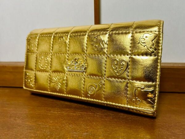 ゴールド キルティング 長財布 金運