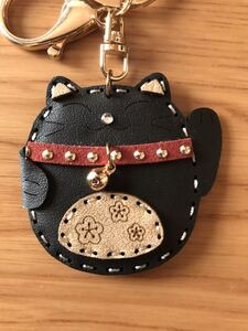 バッグチャーム キーホルダー キーリング レザー 招き猫 黒猫 ちいさな鈴付き