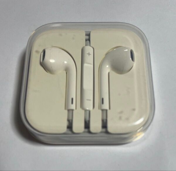 アップル純正 iPhone 57イヤホン ジャック式