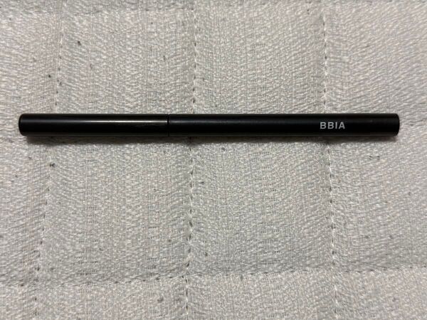 BBIA ラストオートジェルアイライナー 01