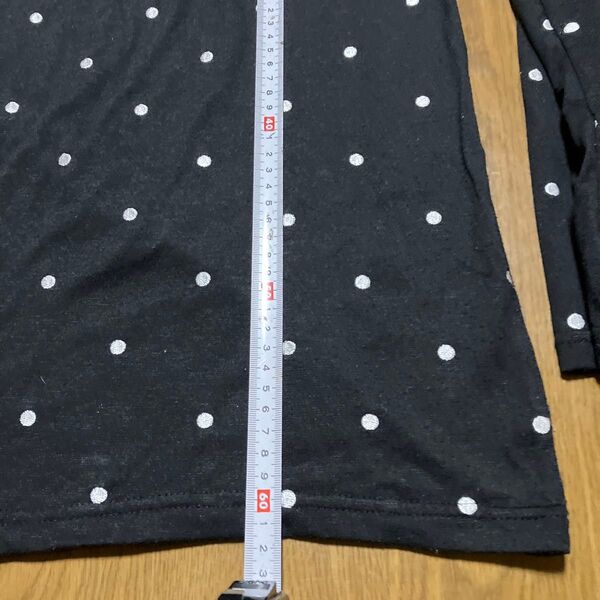 黒地白玉模様首クシュタートルネックTシャツM