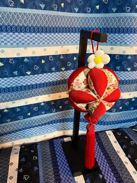 スタンド付き 七宝鞠と白椿の吊るし雛飾り新品 作り直しました
