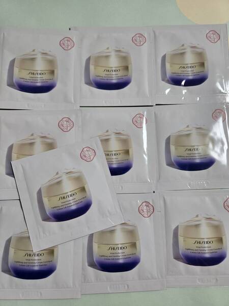 新品★資生堂 SHISEIDO バイタルパーフェクション UL ファーミング クリーム エンリッチド<薬用美白クリーム>★サンプル10個