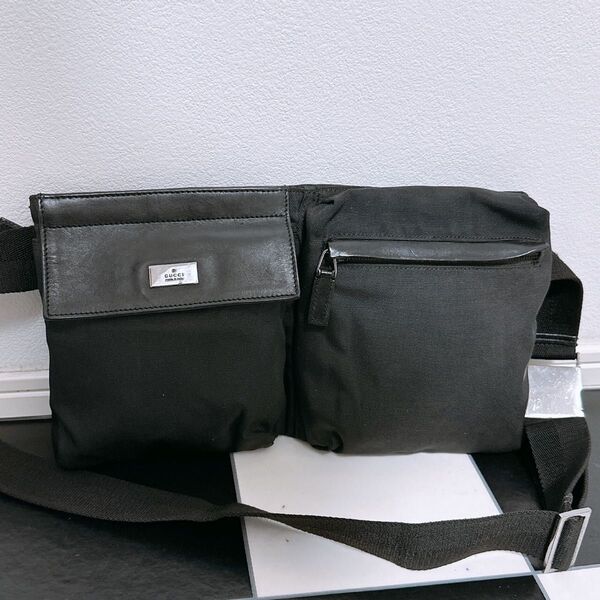 《美品》GUCCI(グッチ)ボディーバッグ