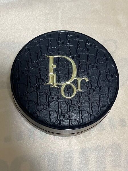DIOR ファンデーションケース
