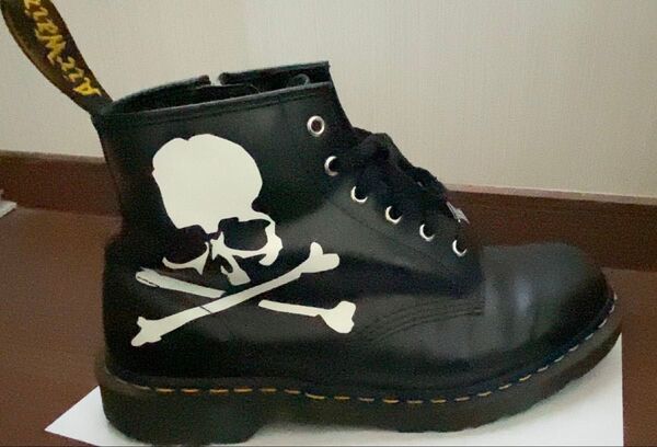 Dr. Martens x MASTERMIND WORLD 1460 Remastered Boot 60周年記念モデ ル