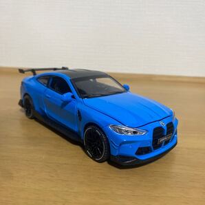 1/32 BMW M4ミニカー 青