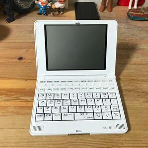 シルカSILUCARed電子手帳白色です。