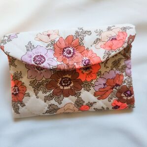 New in !リバティMadeleineのパッチワークポーチ アーカイブパッチワーク キルトポーチ マデリン ネオンリバティ