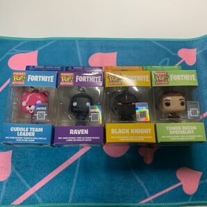 【フォートナイト】新品未開封 フィギュア キーチェーン ピンクマ タワーリーコン ブラックナイト 人気キャラ