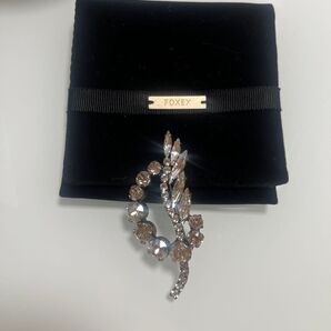 最終価格 Foxey ブローチ