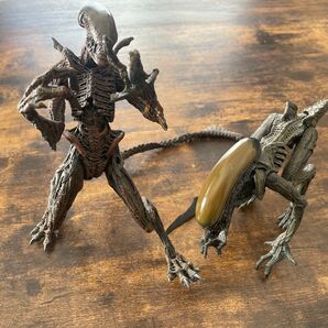 Mac FARLANE TOYS MOVIE MANIACS ウォーリアーエイリアン&ドッグエイリアン フィギュア セット