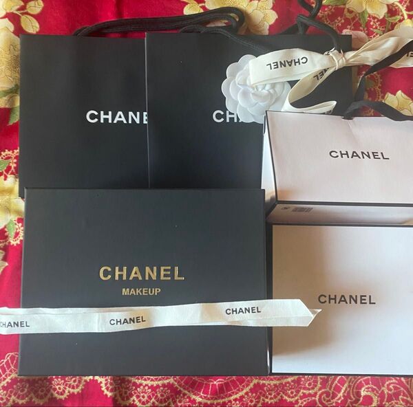 CHANEL ギフトBOX 3個 ショッパー2枚セット他