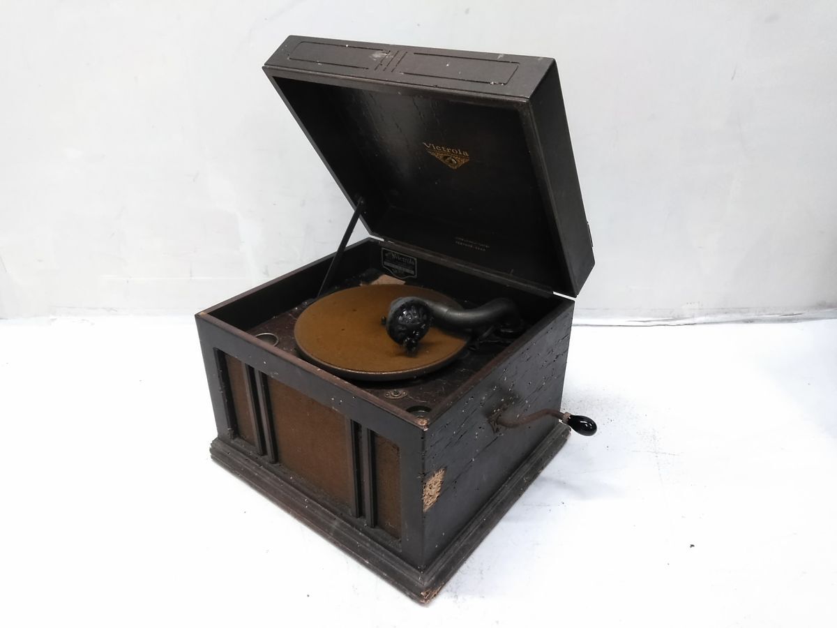 ワンピなど最旬ア! ポータブル蓄音機 TRADE MARK 現状品 蓄音器 レコード 本体