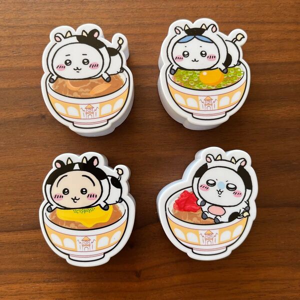 ちいかわ すき家コラボ マグネット うさぎ ハチワレ モモンガ