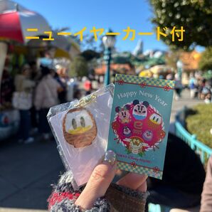 ディズニー 正月 2025 だるま キーチェーン ドナルド ニューイヤーカードおまけ