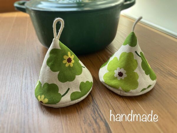 ラスト2点☆ハンドメイド☆三角鍋つかみ☆北欧風花柄グリーン