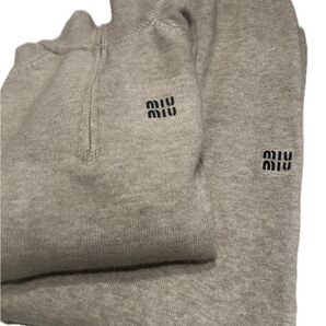 ラスト1点 大人気商品MIUMIU 毎回完売ミュウミュウ 大人キレイめセットアップハーフジップ ヴィンテージ品