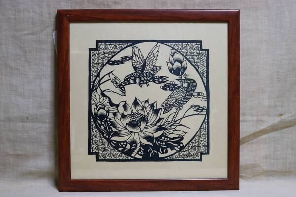 切り絵 唐土手工芸 花鳥圓窓 額縁入り AN07