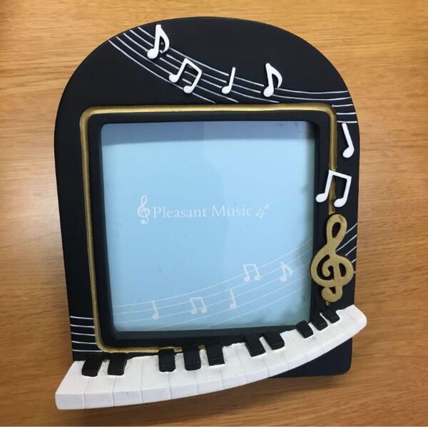 写真立て ピアノ柄 発表会 記念品 音符 鍵盤 フォトフレーム 音楽 雑貨