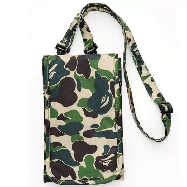 BAPE 迷彩柄 スマホショルダーバッグ 新品未使用 A BATHING APE ミニショルダーバッグ