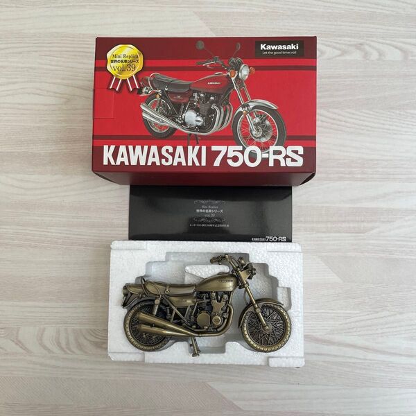 新品 KAWASAKI 750-RSレッドバロン 世界の名車 シリーズ vol.39 レプリカ