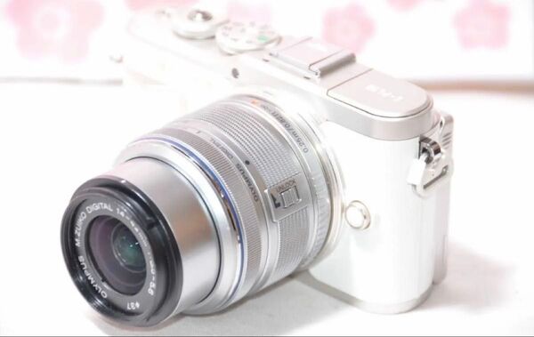 オリンパス★OLYMPUS PEN E-PL10 ホワイト/自撮り/Wi-Fi