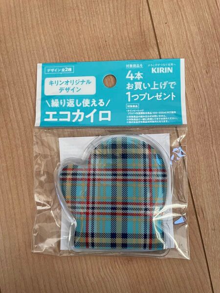 エコカイロ キリン チェック柄 可愛い 手袋形 青黒 繰り返し使える 湯煎