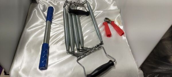 エキスパンダー、ハンドグリップ他筋トレ器具